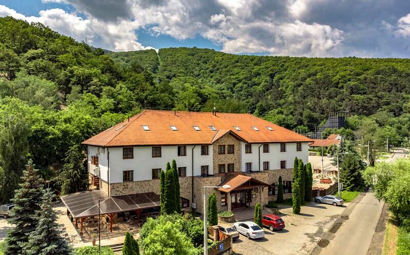 Olcsó szállások Sátoraljaújhely Hegyvidéki kalandok a varázslatos Zemplénben! - Hotel Hunor**** -32%! Már 79 500 Ft/2 fő/2 éj-től!