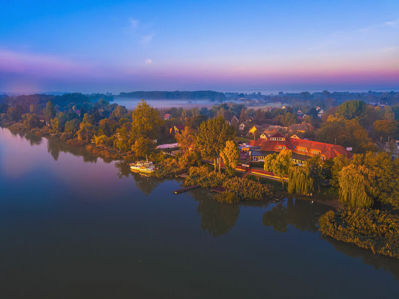 Olcsó szállások Szigetszentmárton Természetközeli pihenés a Duna partján! - Mártoni Csárda és Fogadó -39%! Már 47 900 Ft/2 fő/2 éj-től!