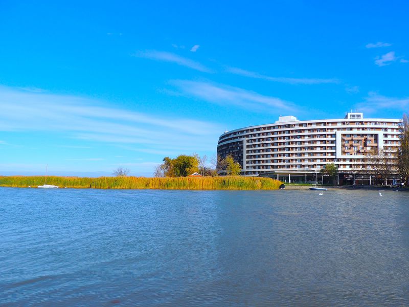Olcsó szállások Siófok Tavaszi relax a Balaton partján! - Club 218 Holiday Apartman ! Már 39 980 Ft/2 fő/2 éj-től!