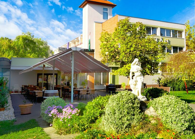 Olcsó szállás Harkány Gondűző napok Harkányban! - Komfort Hotel Platán -28%! Már 49 990 Ft/2 fő/2 éj-től! nyaralások